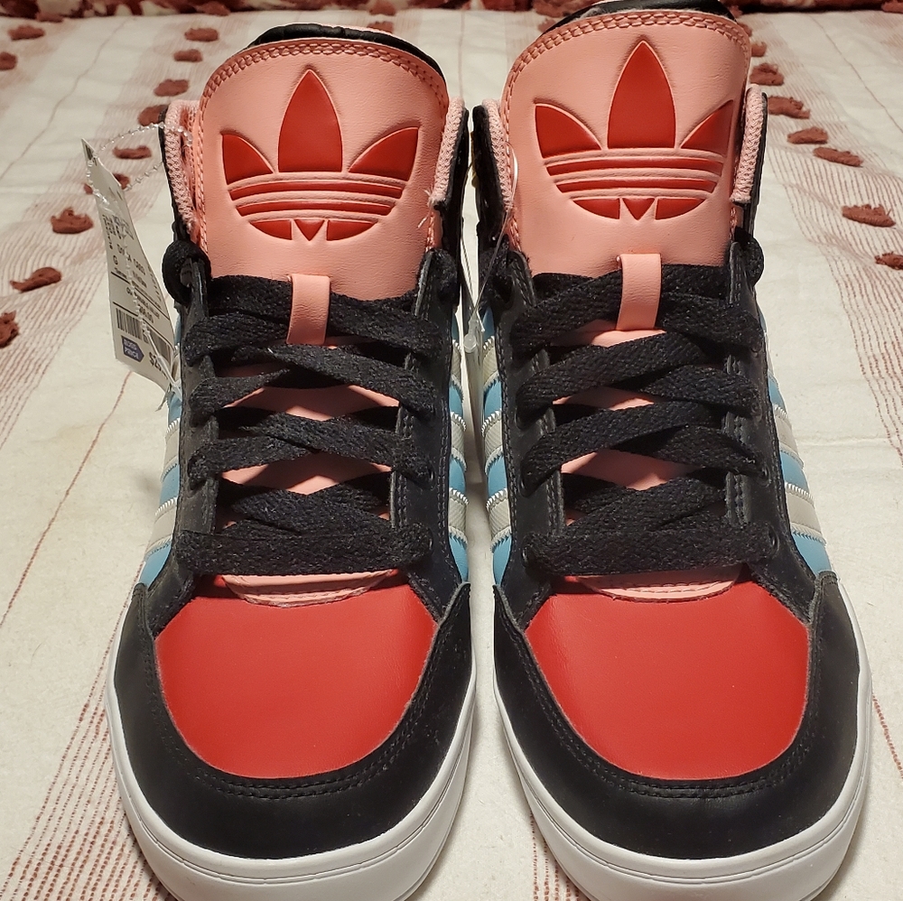 Men's Adidas multicolor hi-top shoes Men's size 6 NWT no box